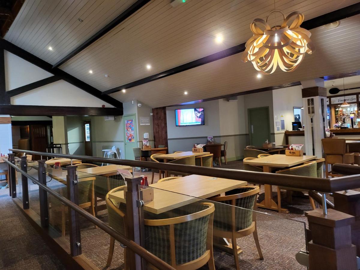 Cheerful 3 Bedroom Lodge At White Cross Bay Windermere Esterno foto