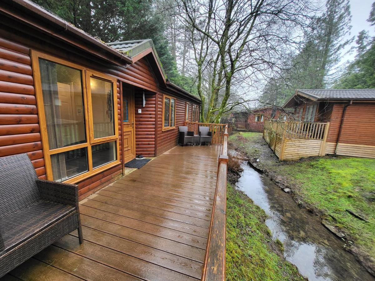 Cheerful 3 Bedroom Lodge At White Cross Bay Windermere Esterno foto