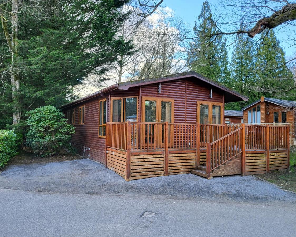 Cheerful 3 Bedroom Lodge At White Cross Bay Windermere Esterno foto